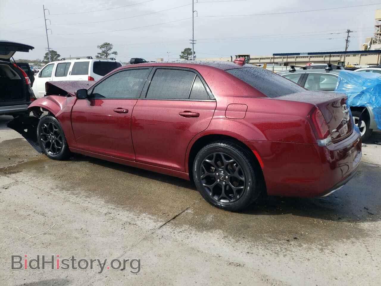 2019 CHRYSLER 300 - VIN: 2C3CCAGG2KH690785 - Фото 2