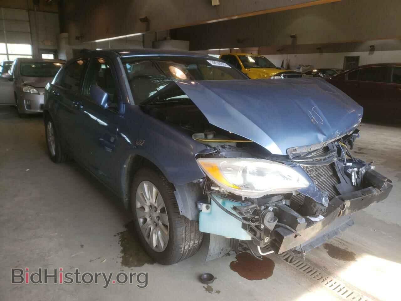 Photo 1C3BC4FB3BN563473 - CHRYSLER 200 2011