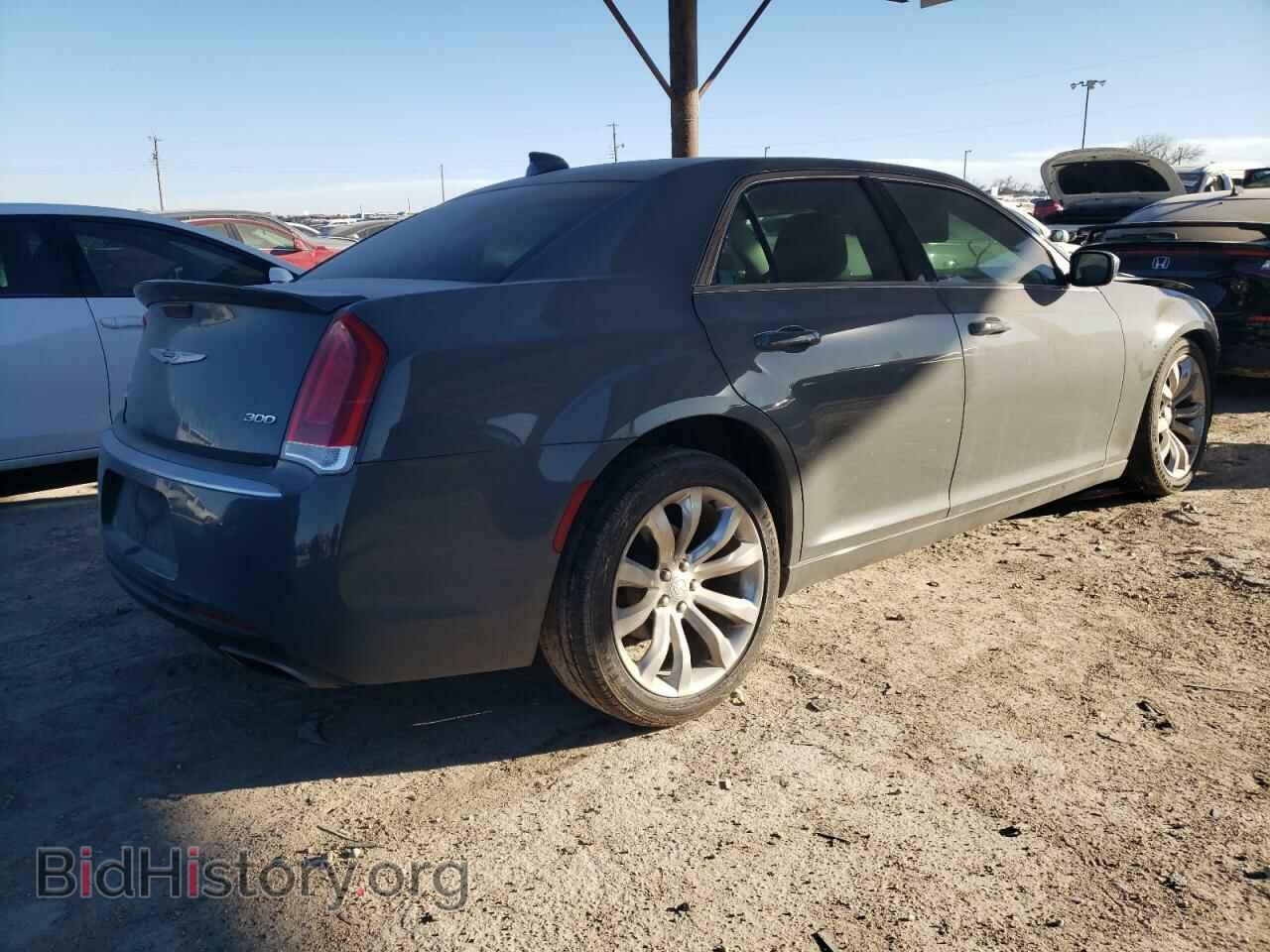 2019 CHRYSLER 300 - VIN: 2C3CCAAG8KH727170 - Фото 3