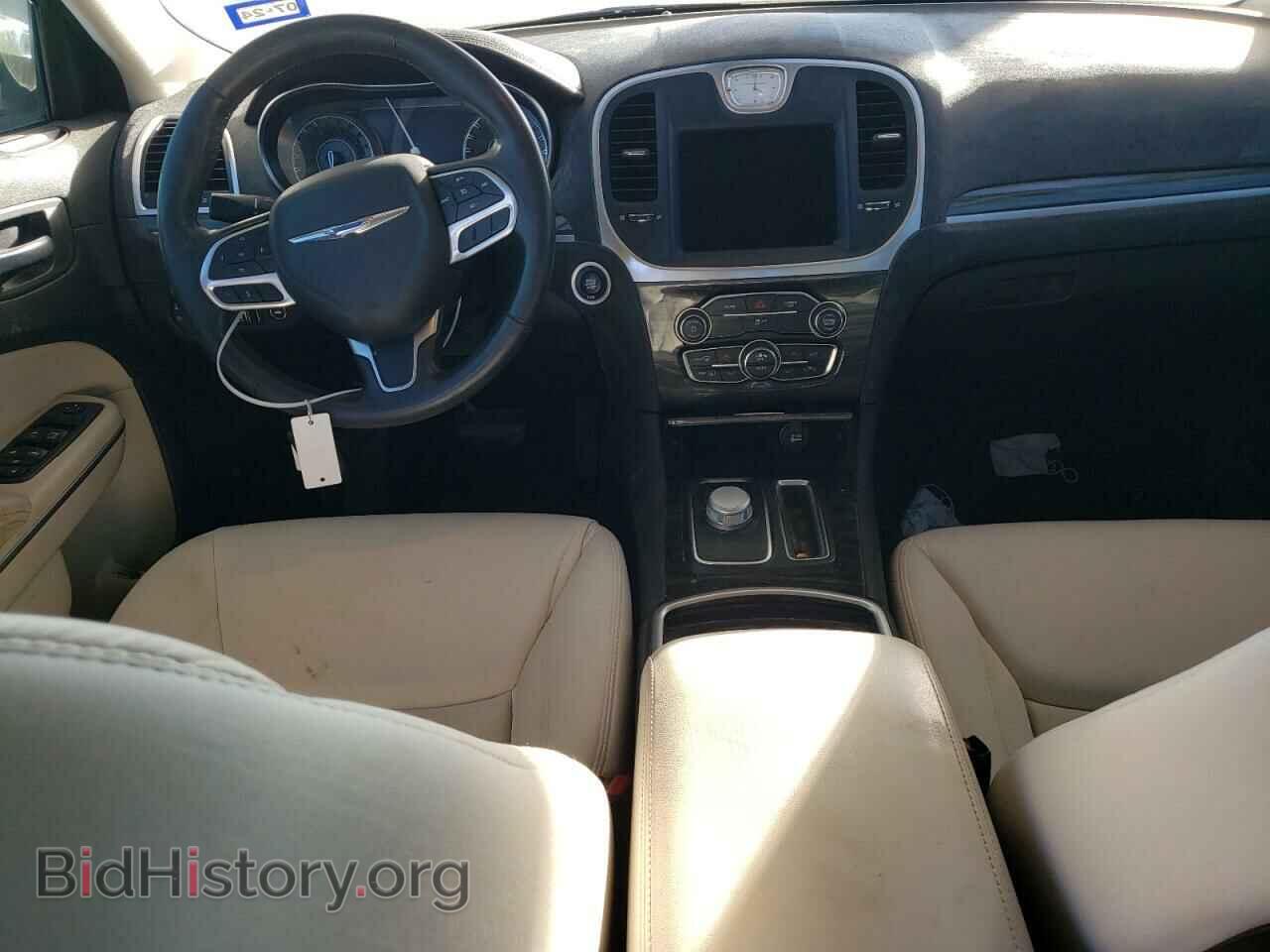 2019 CHRYSLER 300 - VIN: 2C3CCAAG8KH727170 - Фото 8