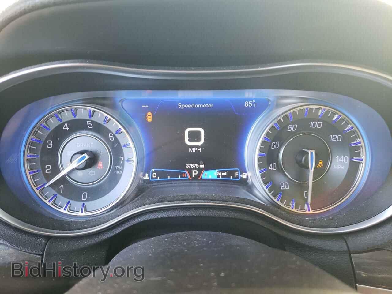 2019 CHRYSLER 300 - VIN: 2C3CCAAG8KH727170 - Фото 9