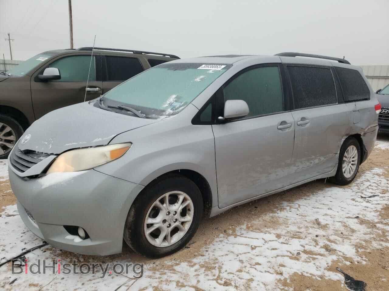 Фотография 5TDYK3DC7CS263137 - TOYOTA SIENNA 2012