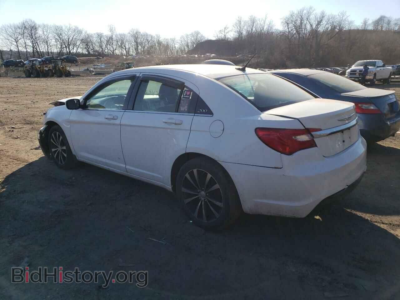 2013 CHRYSLER 200 - VIN: 1C3CCBCG8DN736819 - Фото 2
