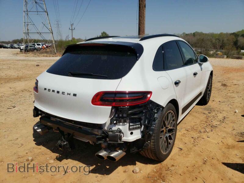 2017 Porsche MACAN (VIN WP1AB2A59HLB19453) — photo 4 of 10