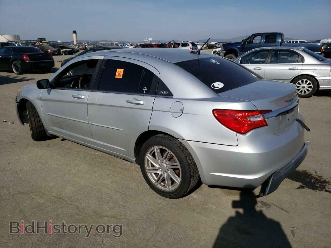 2012 CHRYSLER 200 - VIN: 1C3CCBAB5CN202134 - Фото 2