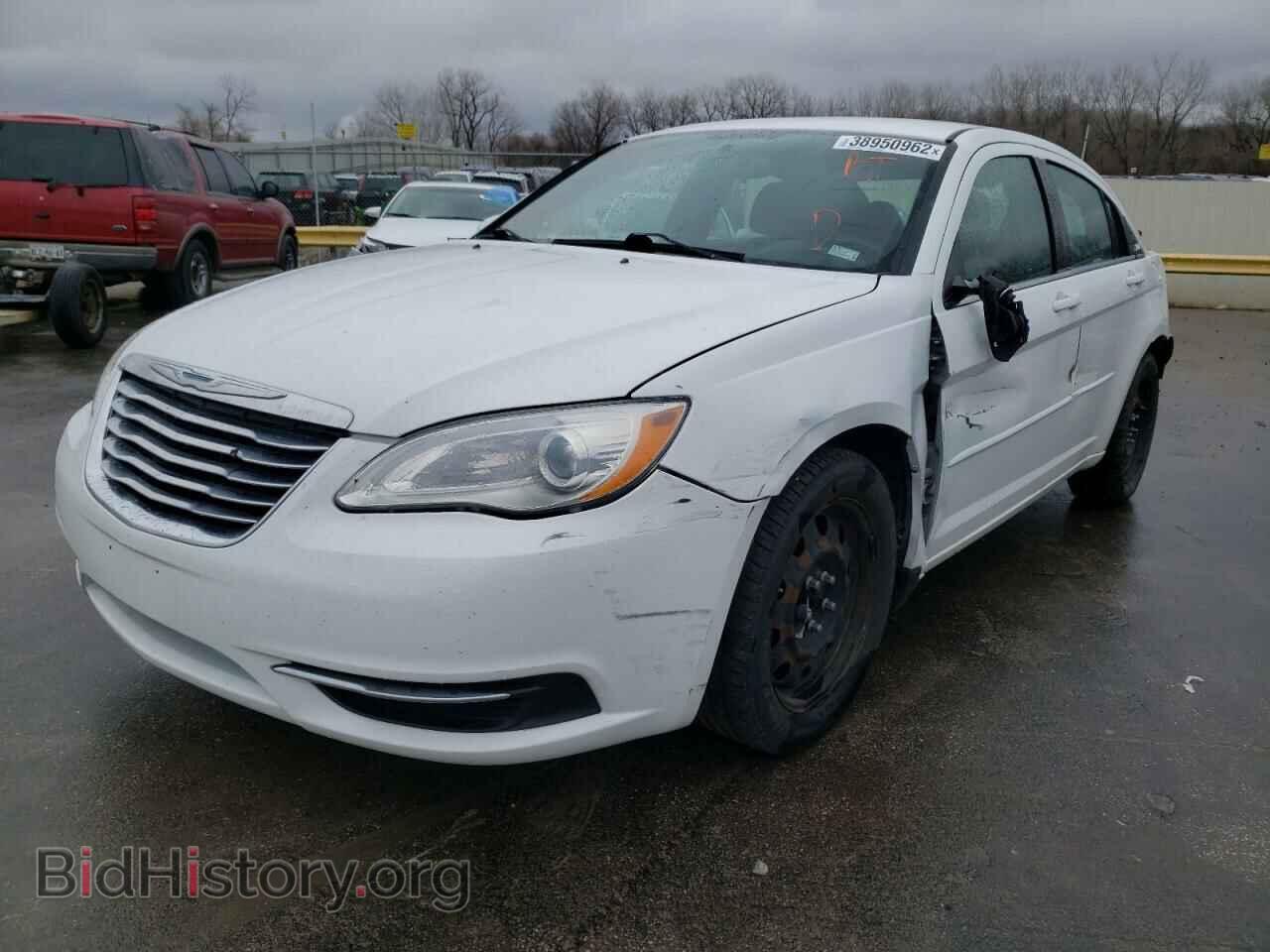 2013 CHRYSLER 200 - VIN: 1C3CCBAB8DN611570 - Фото 2