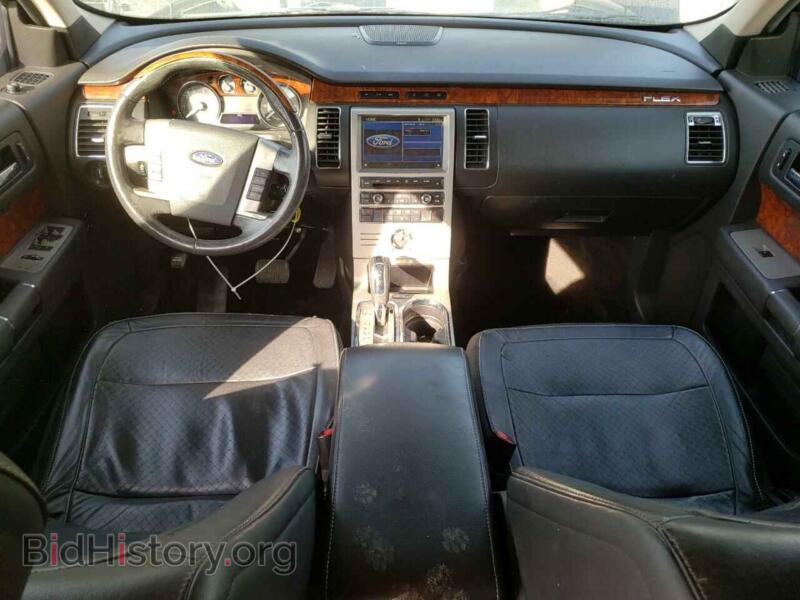 2011 Ford FLEX (VIN 2FMGK5DC1BBD16885) — photo 8 of 13