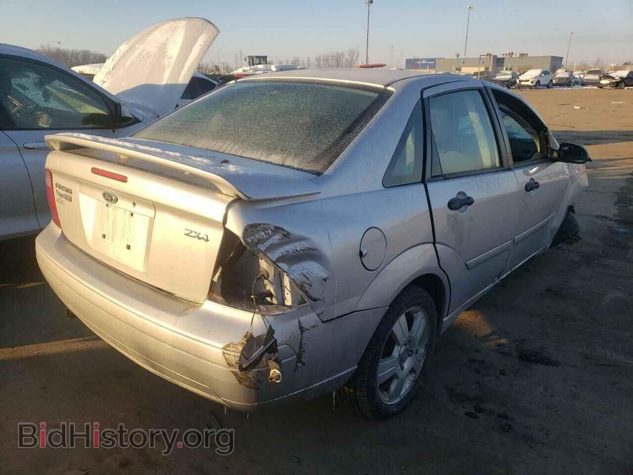 2006 FORD FOCUS - VIN: 1FAFP34N36W138382 - Фото 3