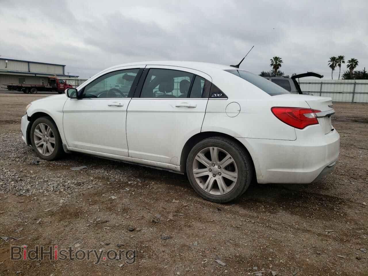 2013 CHRYSLER 200 - VIN: 1C3CCBBB0DN764149 - Фото 2