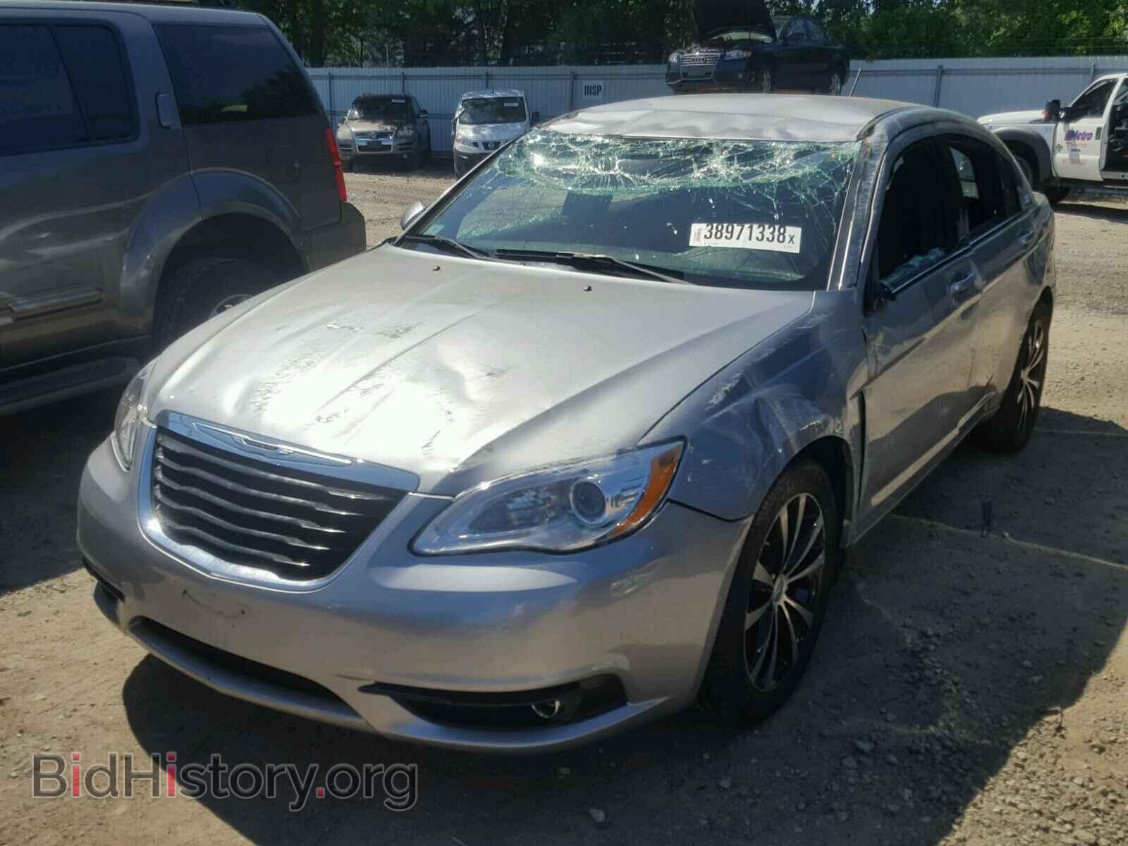 2013 CHRYSLER 200 - VIN: 1C3CCBBG8DN720301 - Фото 2