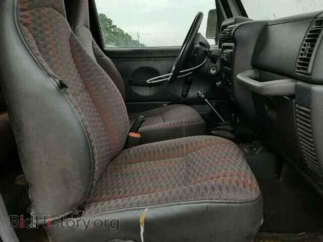 2000 JEEP WRANGLER - VIN: 1J4FA29P3YP801327 - Фото 5