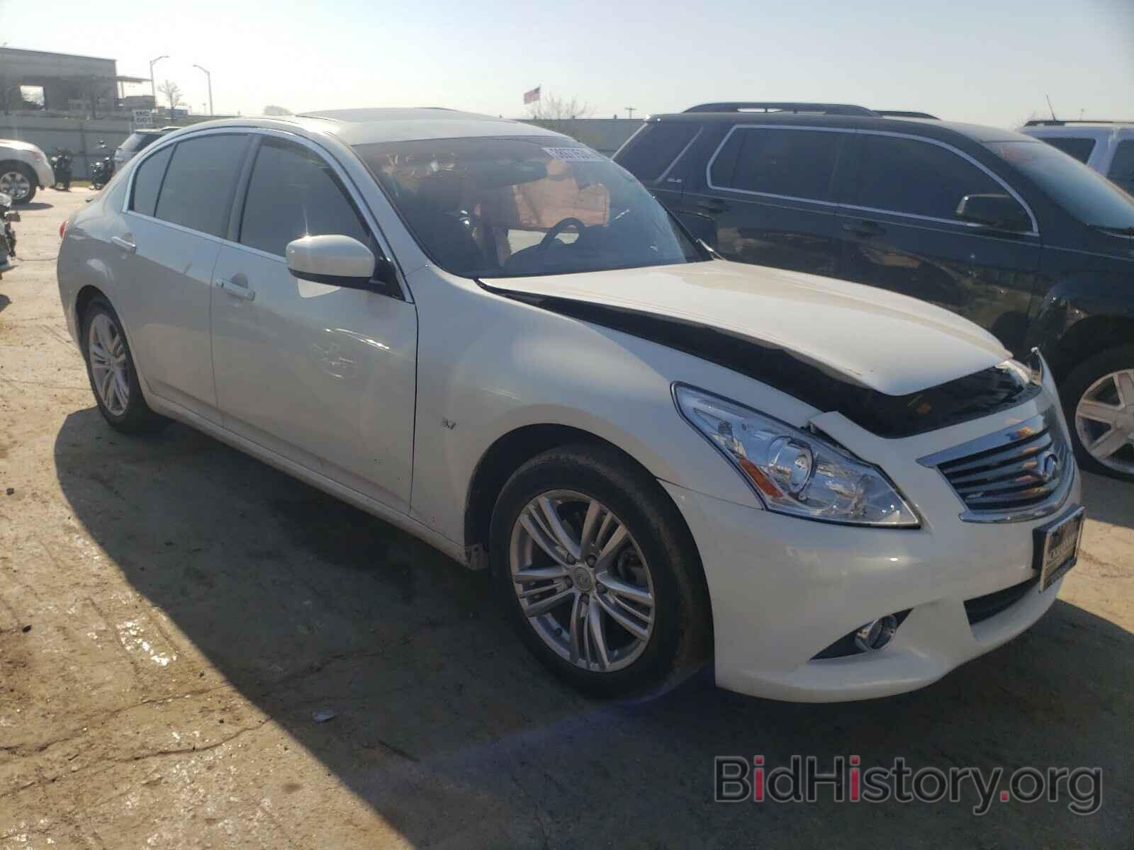 Photo JN1CV6AP9FM502720 - INFINITI Q40 2015