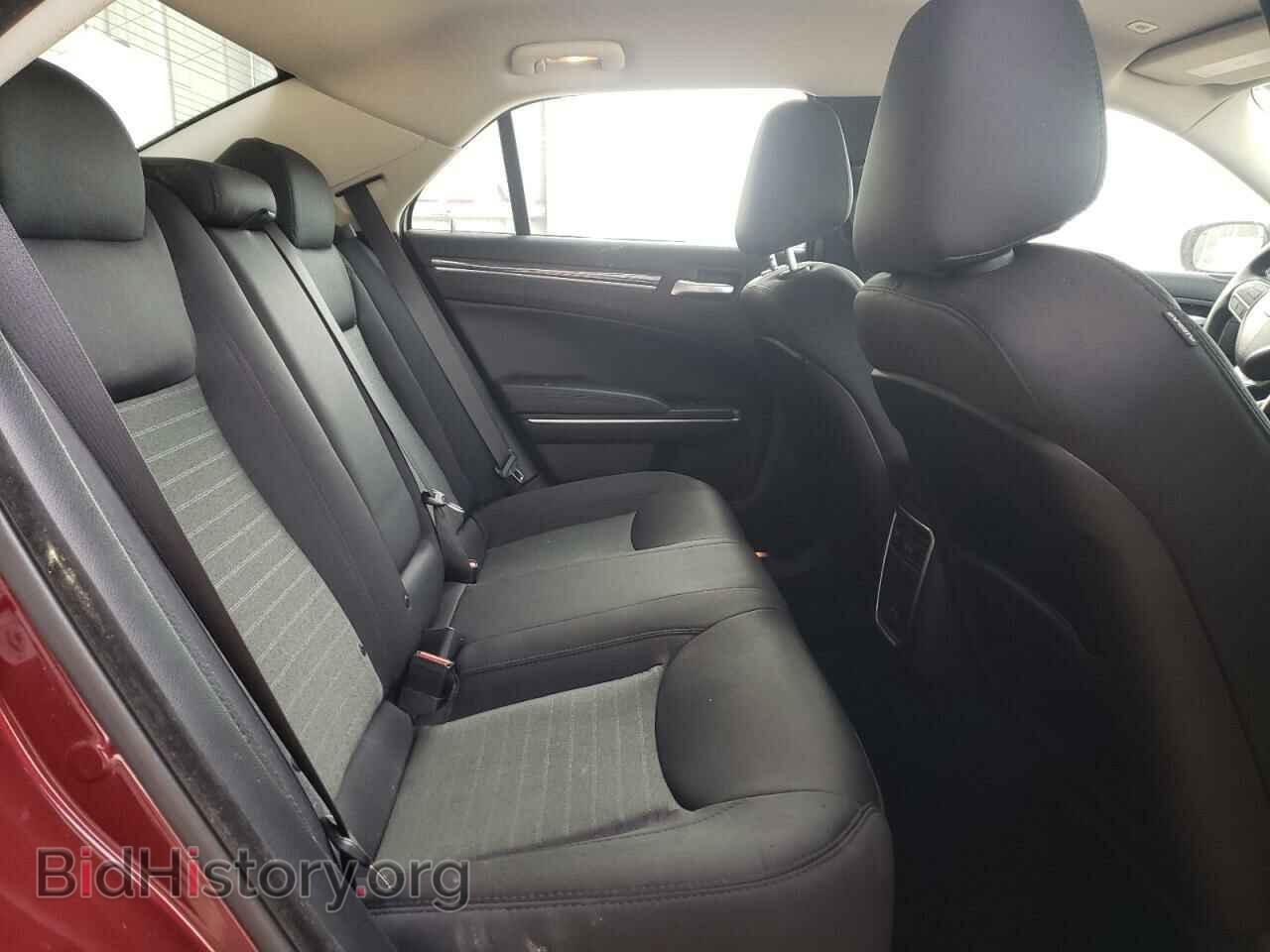 2019 CHRYSLER 300 - VIN: 2C3CCAAG4KH723052 - Фото 6