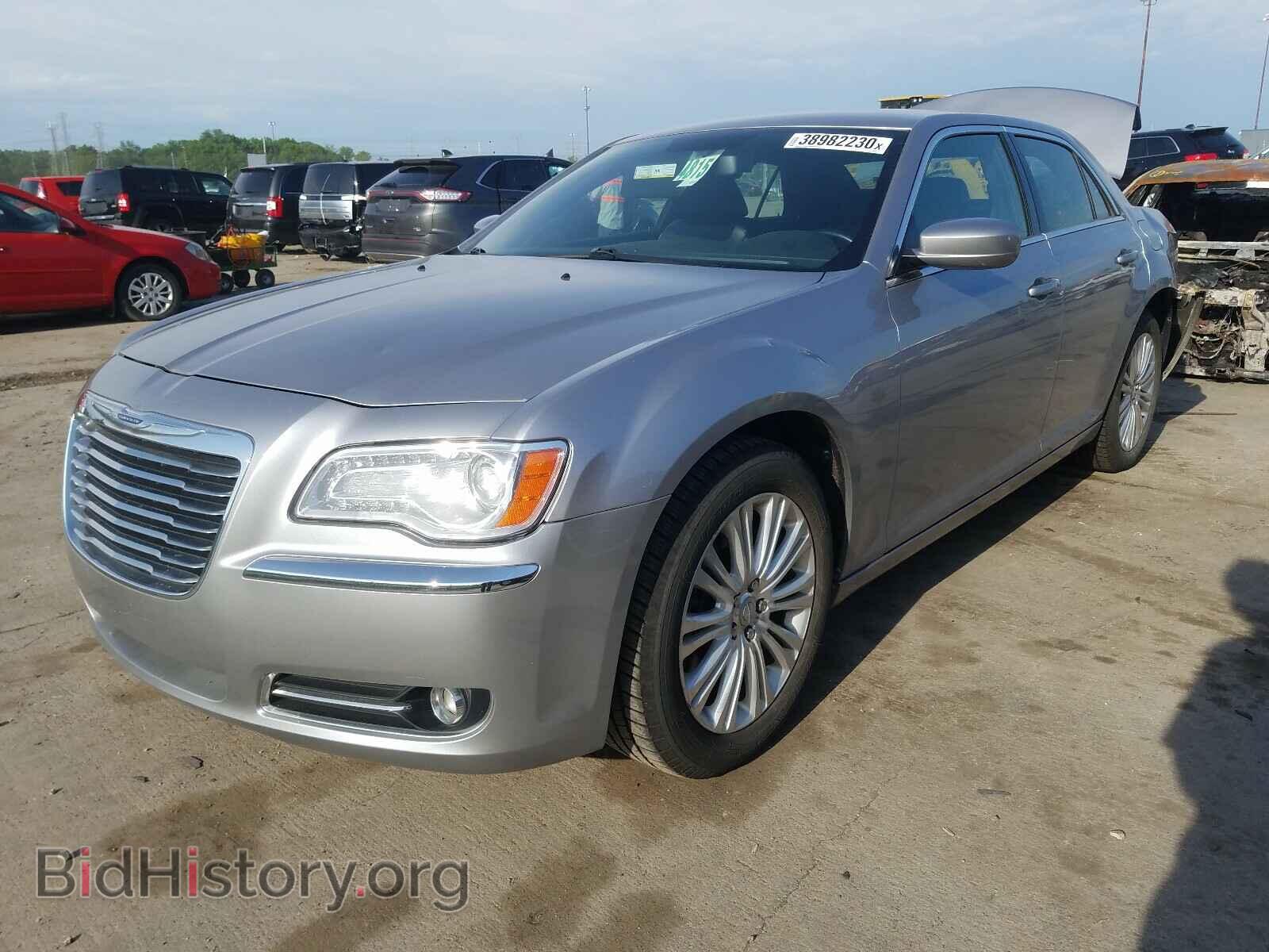 2013 CHRYSLER 300 - VIN: 2C3CCARG5DH587599 - Фото 2