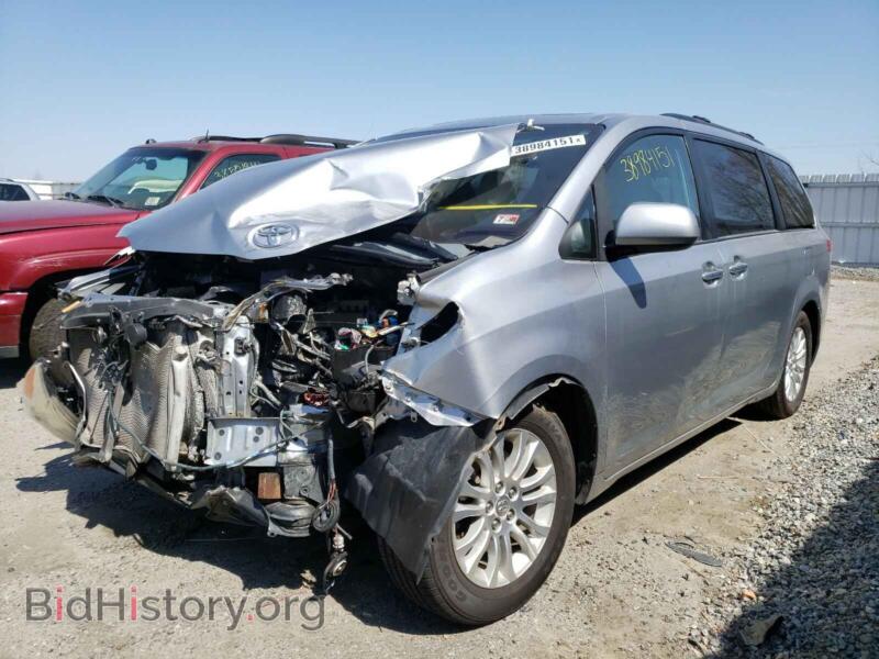 2013 Toyota SIENNA (VIN 5TDYK3DC8DS371297) — фото 2 из 10