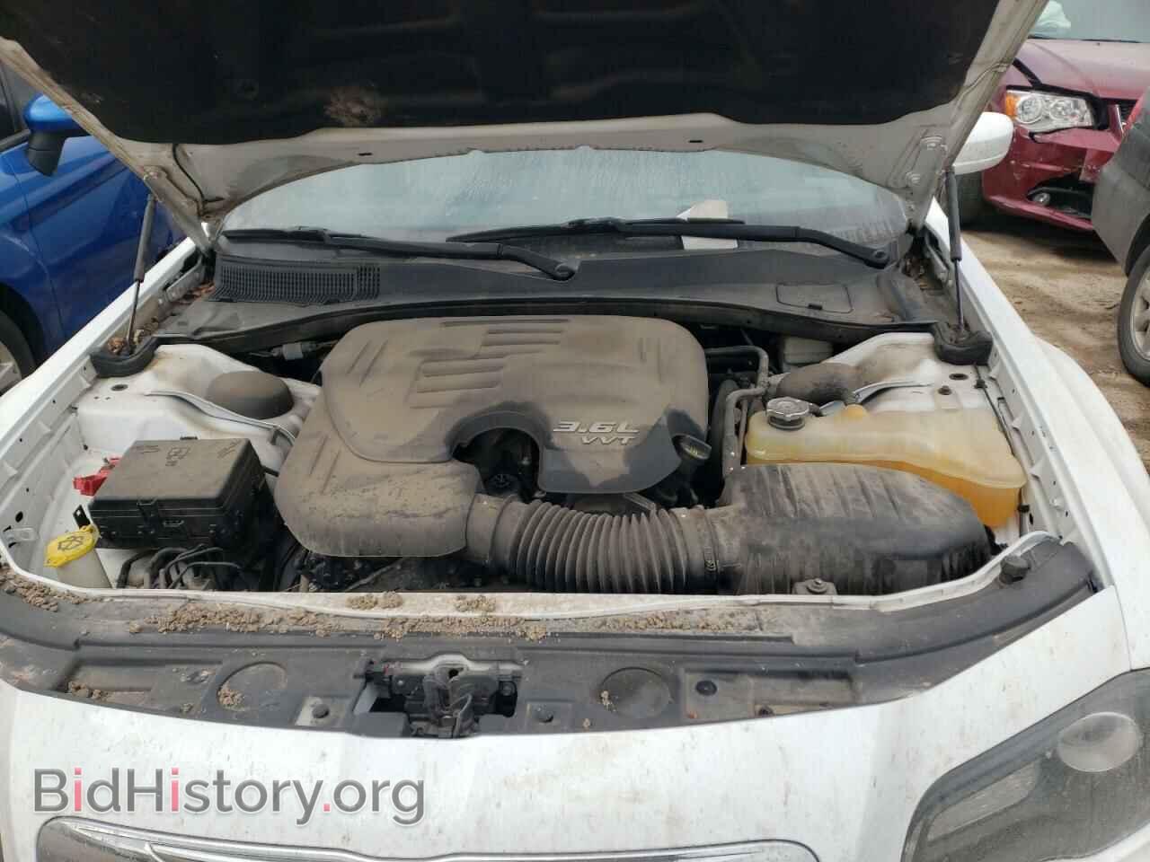 2014 CHRYSLER 300 - VIN: 2C3CCABG3EH146047 - Фото 11