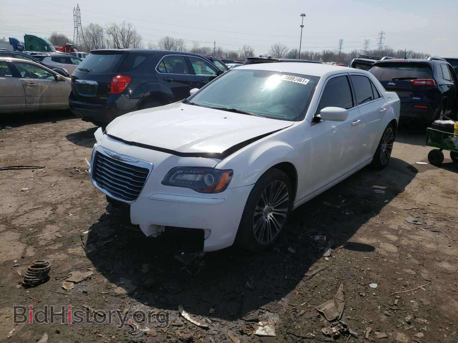 2013 CHRYSLER 300 - VIN: 2C3CCABG9DH703431 - Фото 2