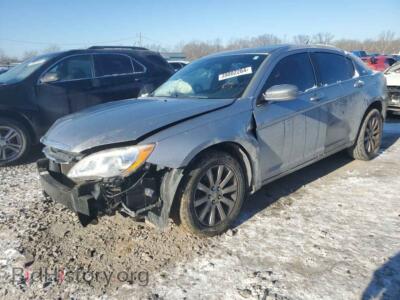 2013 Chrysler 200 Touring, серебристый — VIN 1C3CCBBB1DN700329, Copart