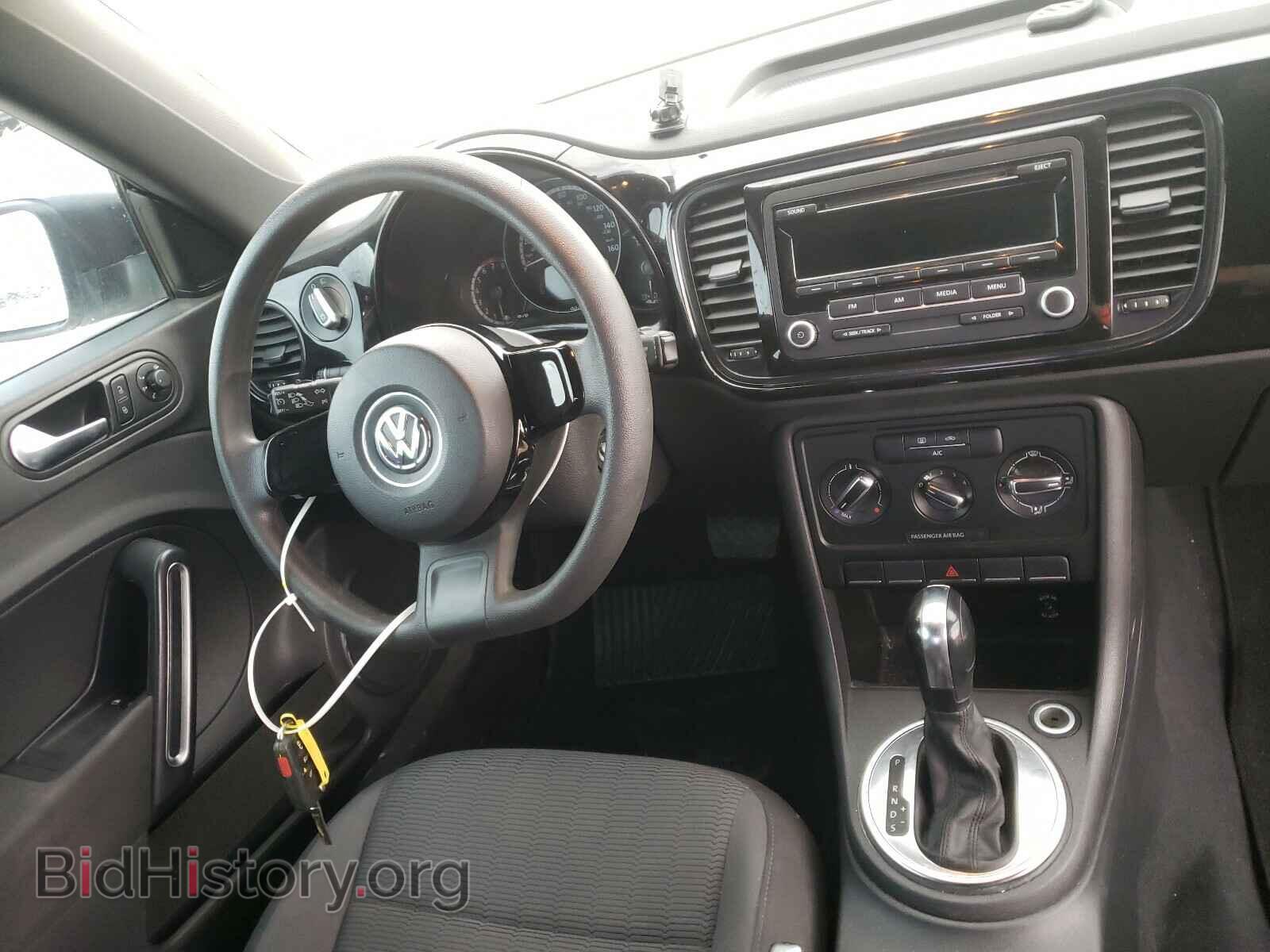 2013 VOLKSWAGEN BEETLE - VIN: 3VWFP7AT3DM671394 - Фото 9