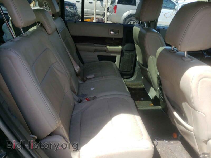 2010 Ford FLEX (VIN 2FMGK5CC1ABB36645) — photo 6 of 10