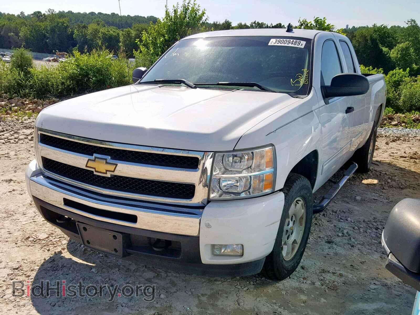 2011 CHEVROLET SILVERADO - VIN: 1GCRCSE04BZ367288 - Фото 2