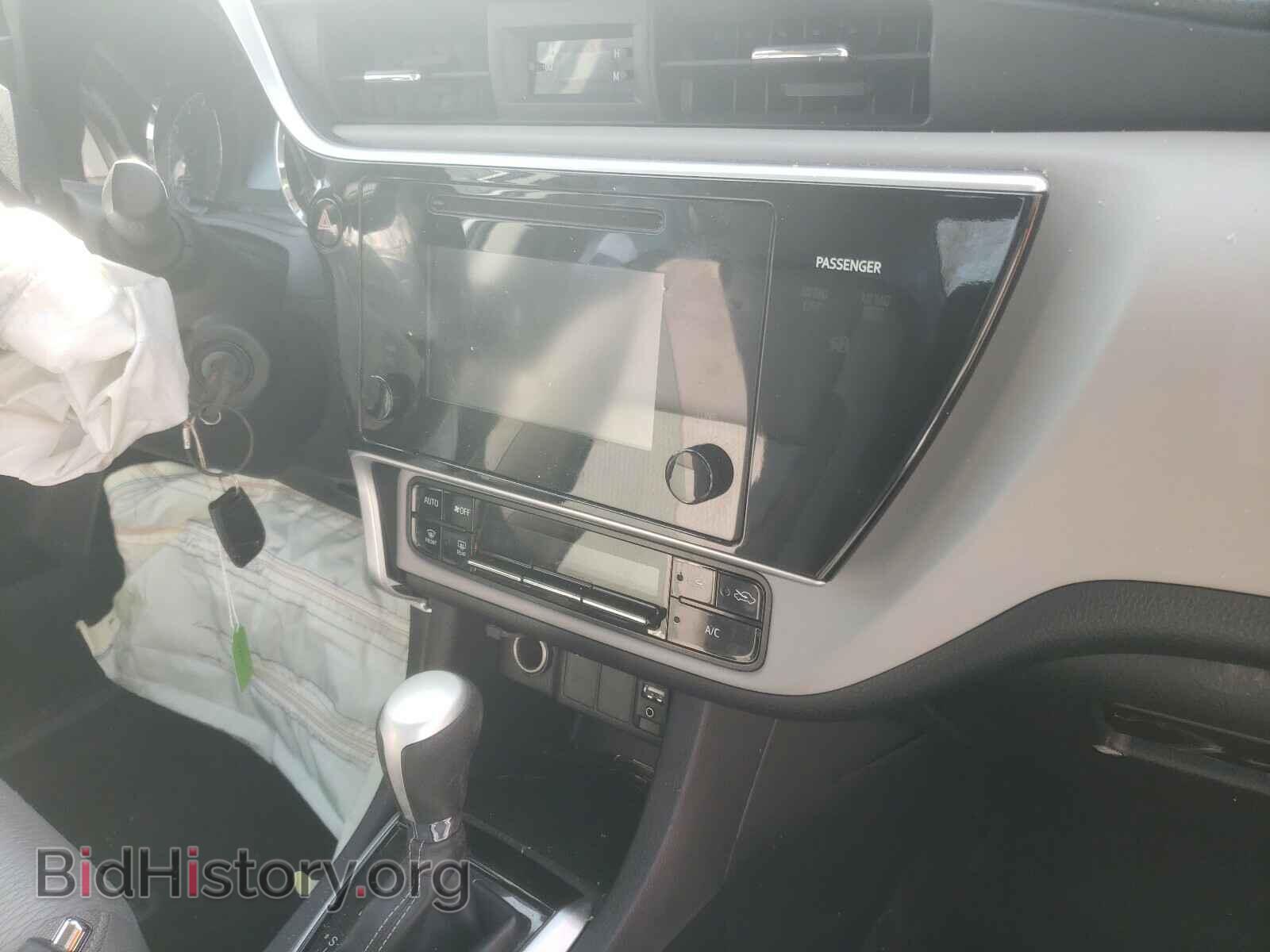 2017 TOYOTA COROLLA - VIN: 2T1BURHE2HC888172 - Фото 9