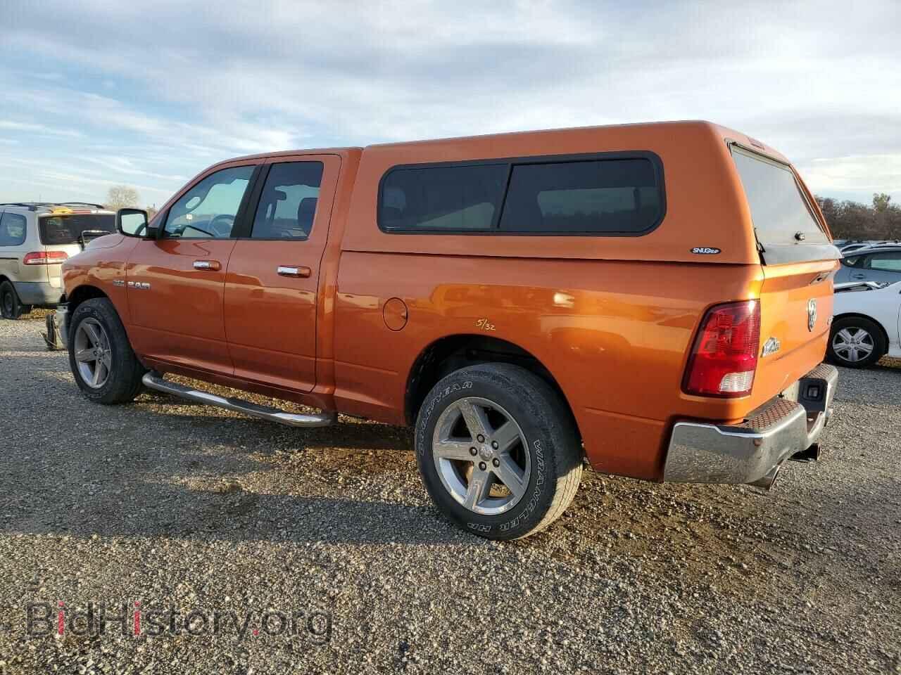 2010 DODGE RAM 1500 - VIN: 1D7RV1GT9AS211370 - Фото 2