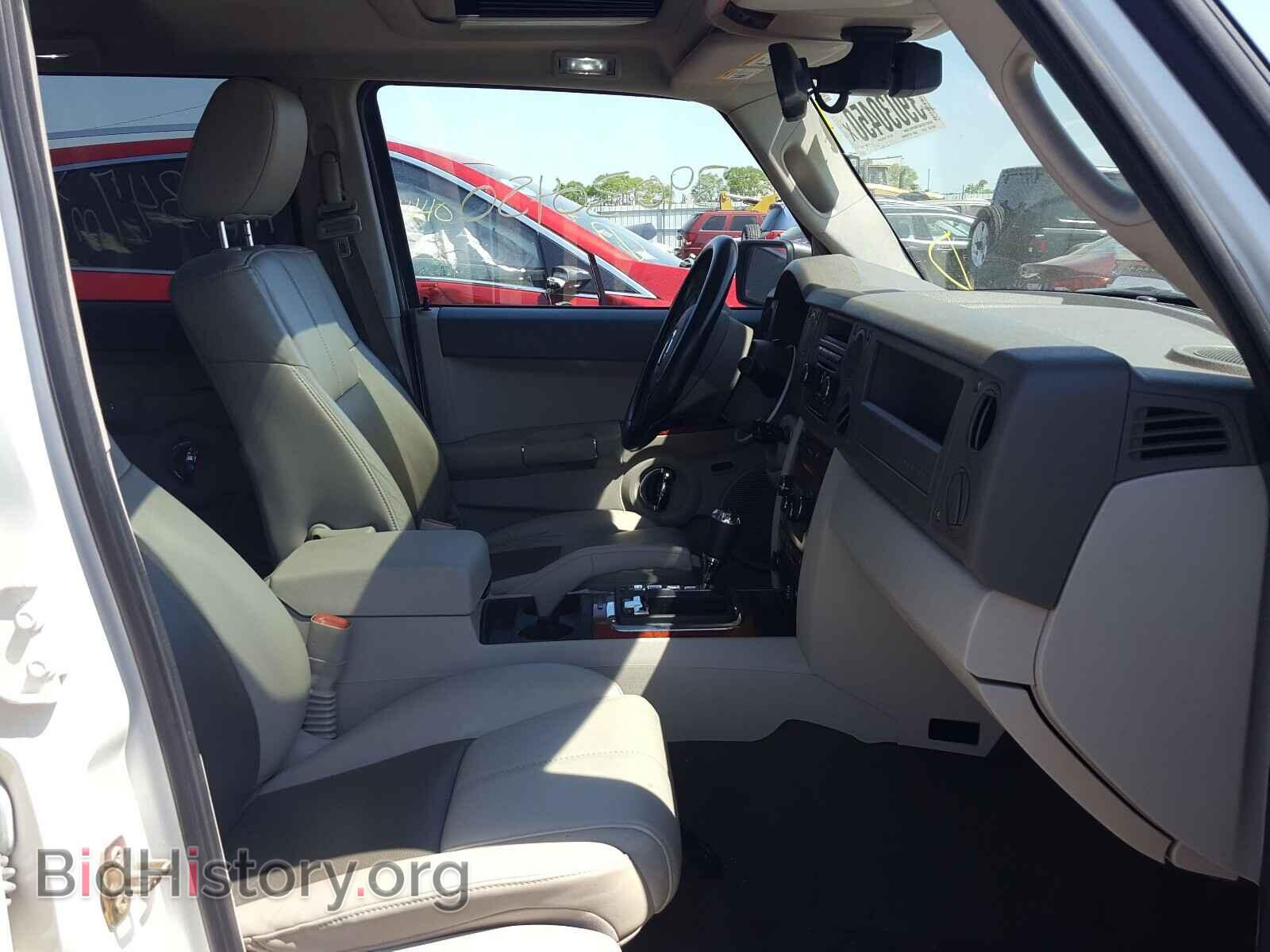 2006 JEEP COMMANDER - VIN: 1J8HG582X6C216052 - Photo 5
