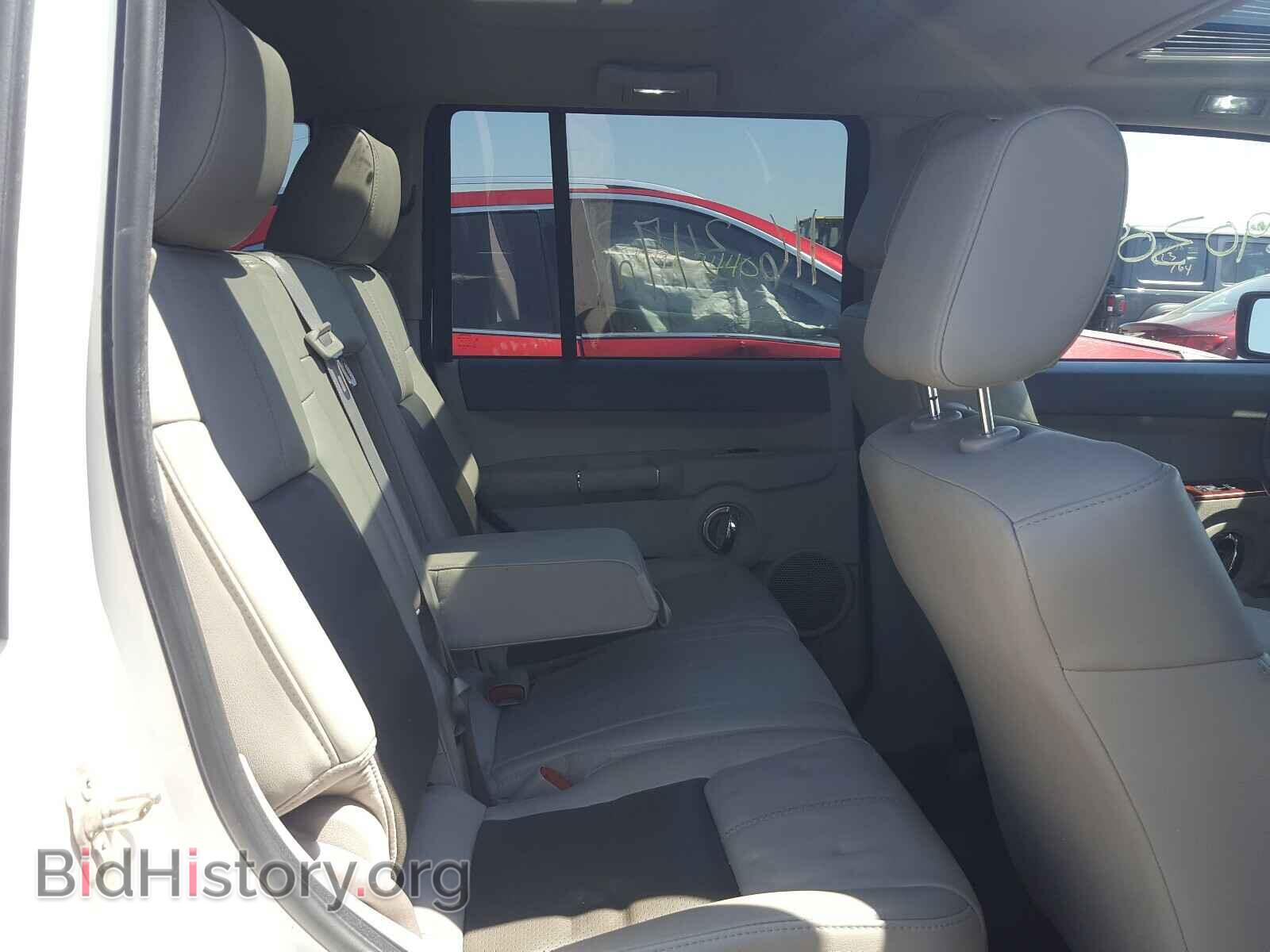 2006 JEEP COMMANDER - VIN: 1J8HG582X6C216052 - Photo 6