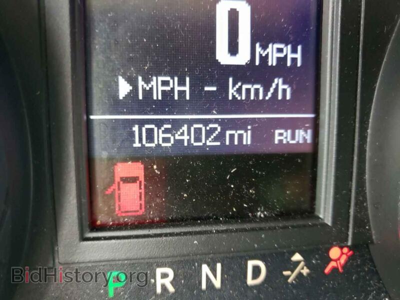 2016 Chrysler MINIVAN (VIN 2C4RC1BG4GR245933) — photo 8 of 10