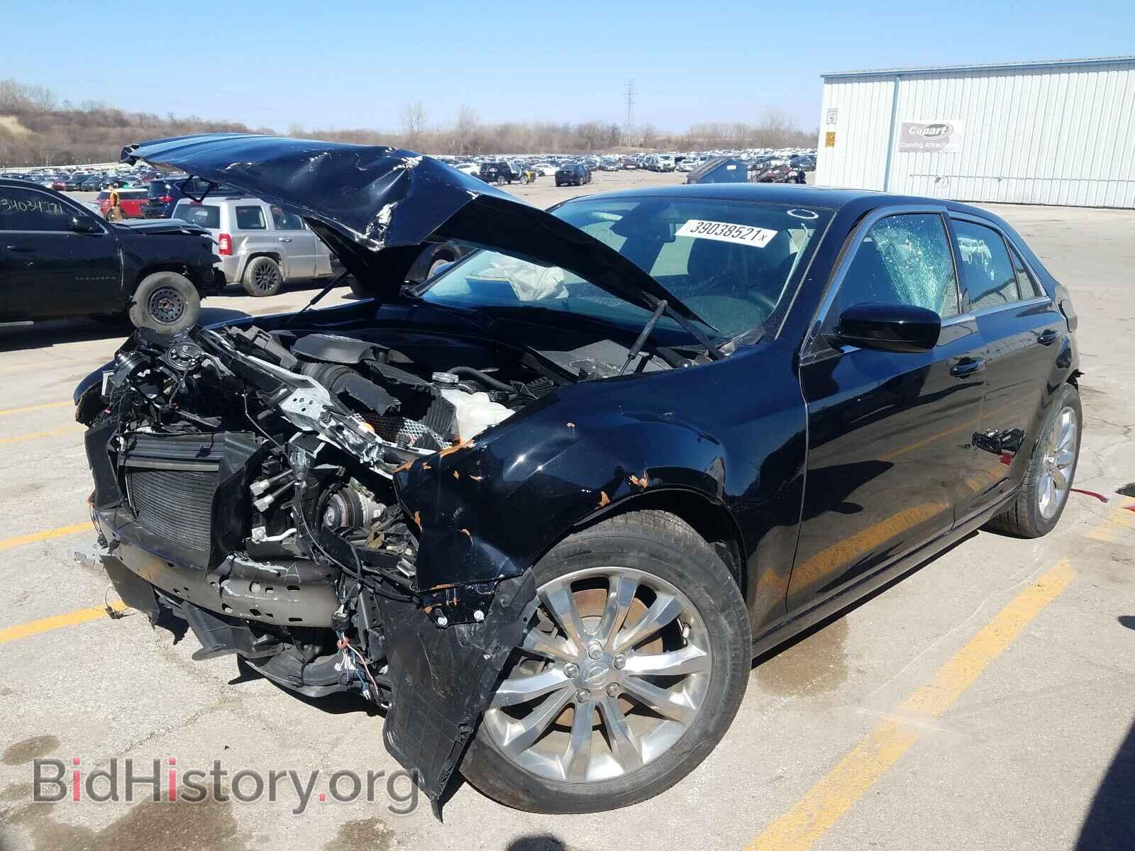 2019 CHRYSLER 300 - VIN: 2C3CCARG7KH556528 - Фото 2