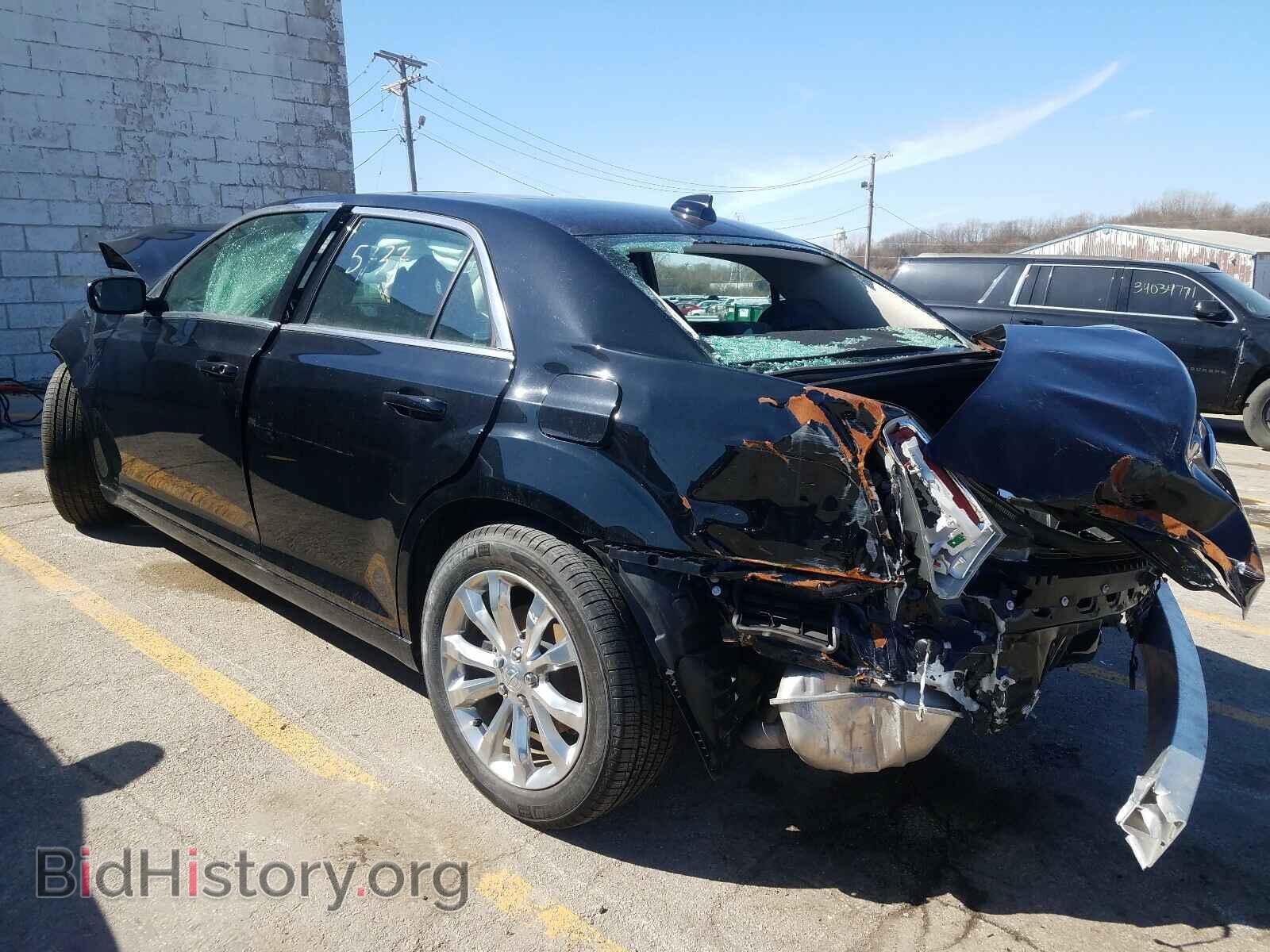 2019 CHRYSLER 300 - VIN: 2C3CCARG7KH556528 - Фото 3
