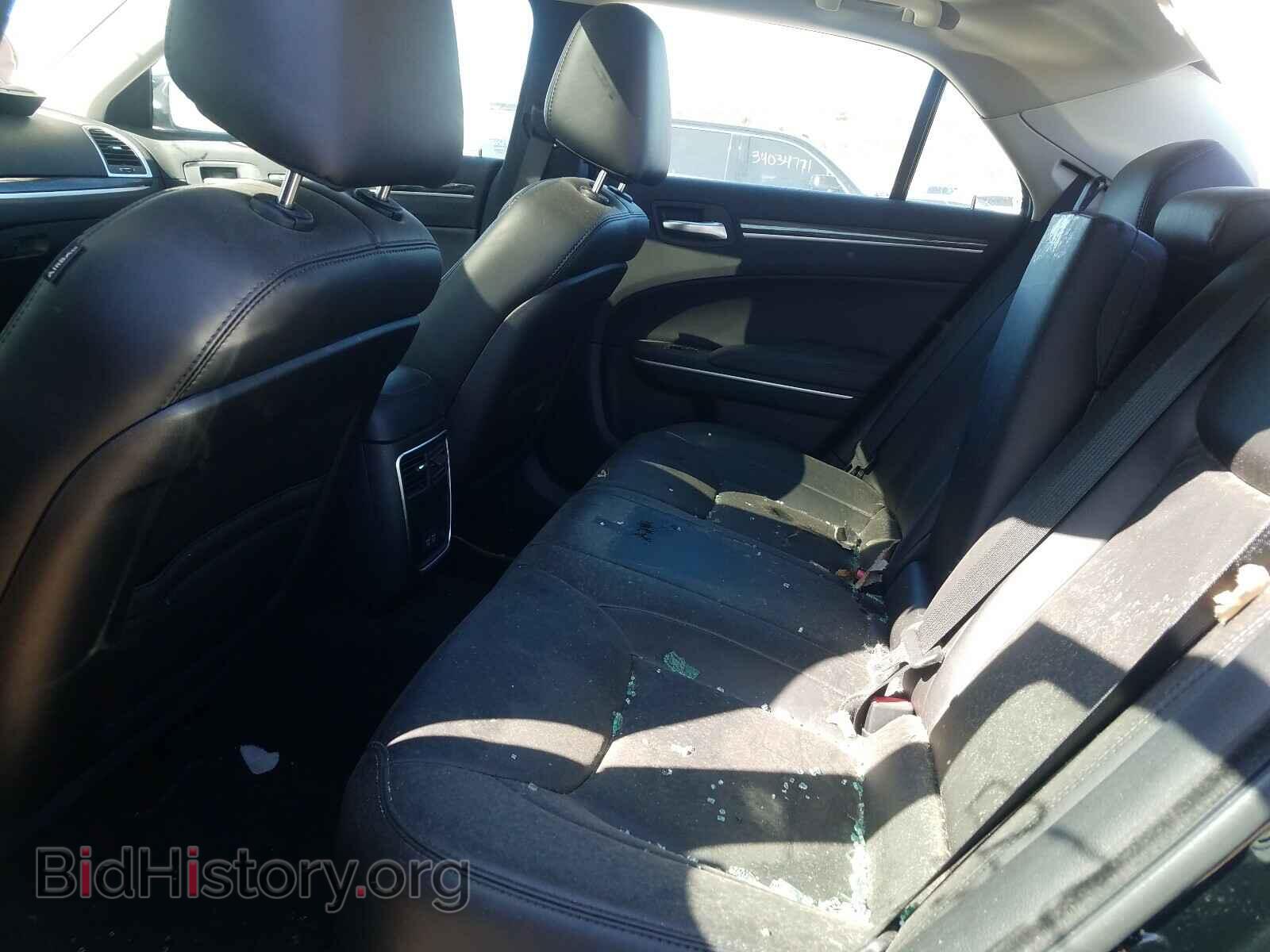 2019 CHRYSLER 300 - VIN: 2C3CCARG7KH556528 - Фото 6