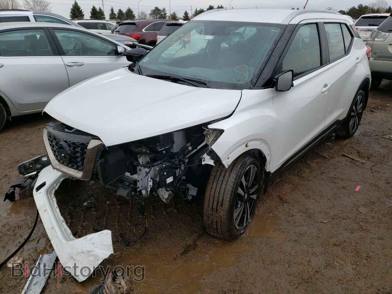 2019 NISSAN KICKS - VIN: 3N1CP5CU3KL545266 - Фото 2