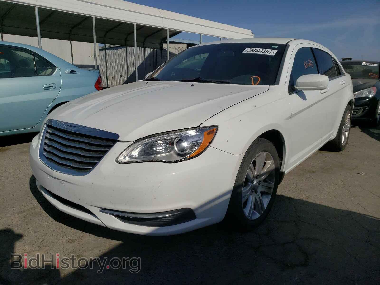 2013 CHRYSLER 200 - VIN: 1C3CCBBB7DN695508 - Фото 2