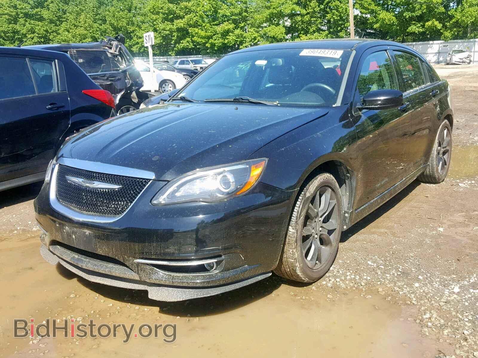 2013 CHRYSLER 200 - VIN: 1C3CCBCGXDN755193 - Фото 2
