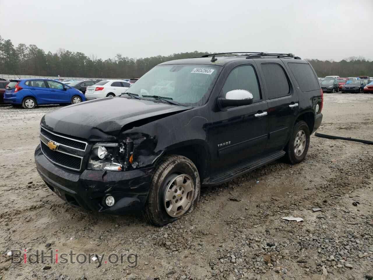 Photo 1GNSCBE08CR106935 - CHEVROLET TAHOE 2012