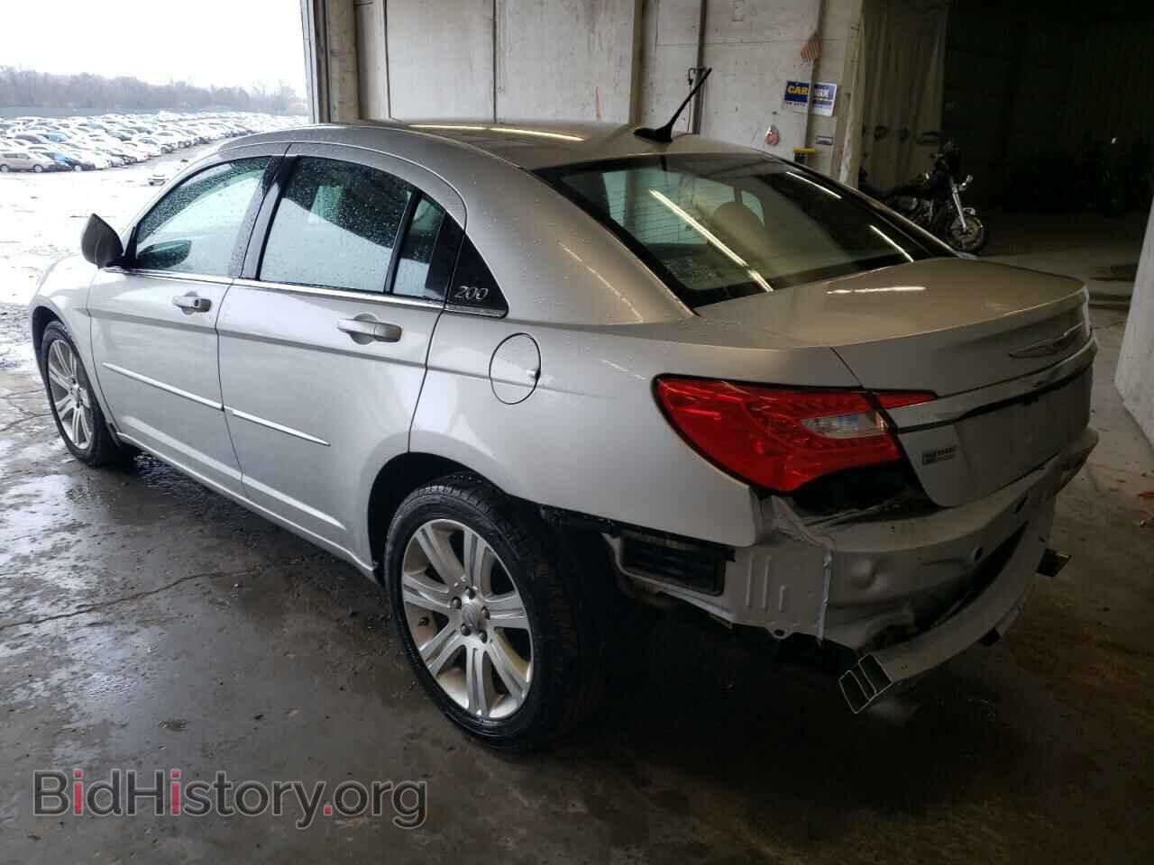 2012 CHRYSLER 200 - VIN: 1C3CCBAG6CN228382 - Фото 2