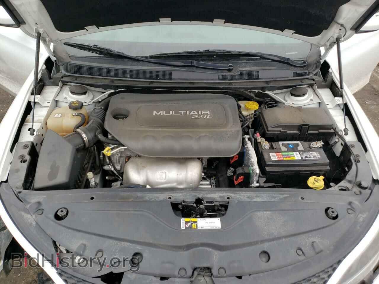 2016 CHRYSLER 200 - VIN: 1C3CCCAB3GN107194 - Фото 7