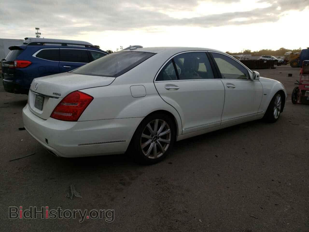 2011 MERCEDES-BENZ S-CLASS - VIN: WDDNG9FB2BA366270 - Фото 3