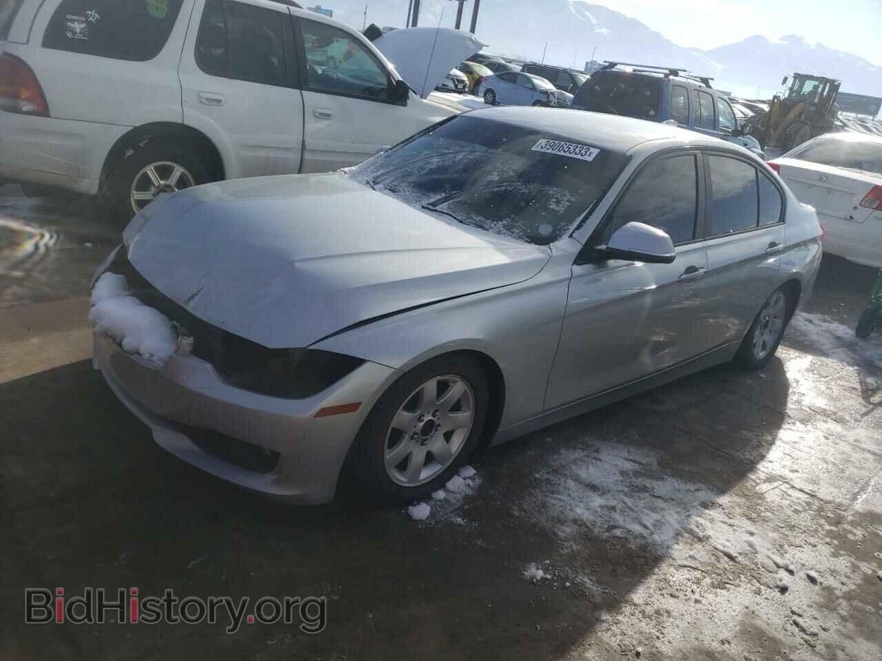 Photo WBA3A5C55DF351369 - BMW 3 SERIES 2013
