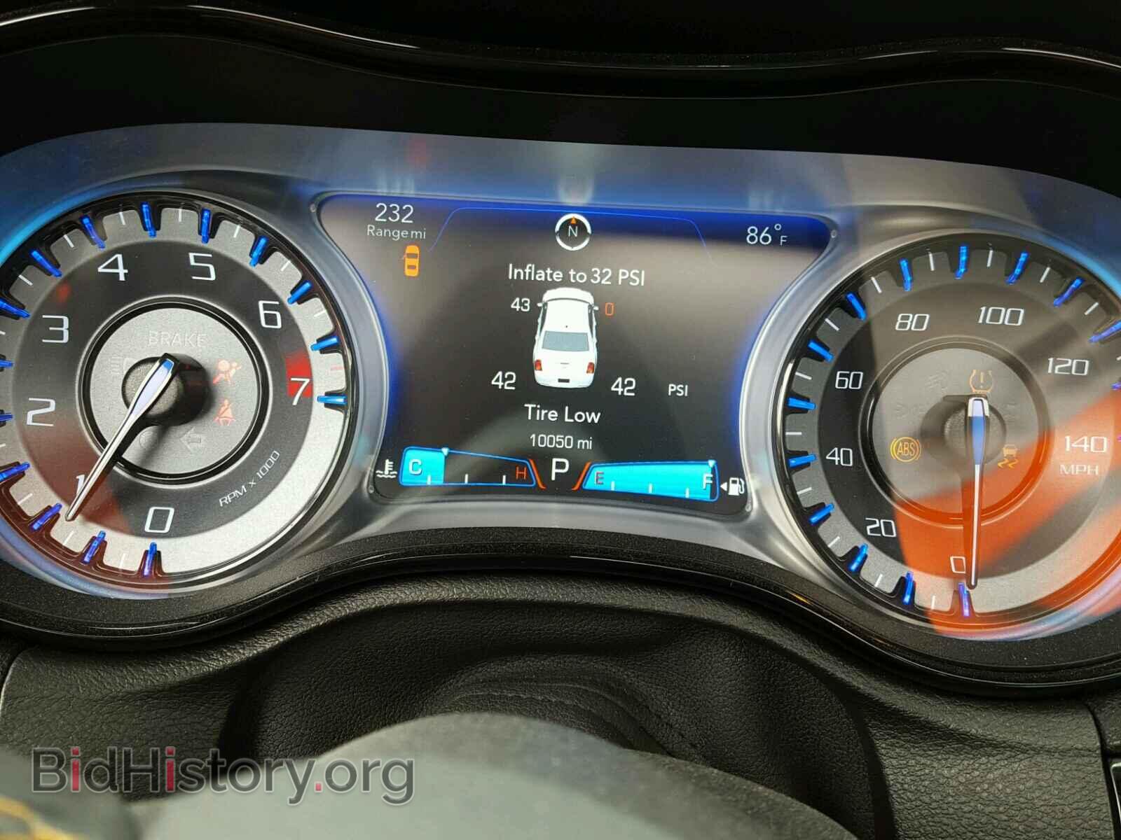 2017 CHRYSLER 300 - VIN: 2C3CCABG8HH661341 - Фото 8