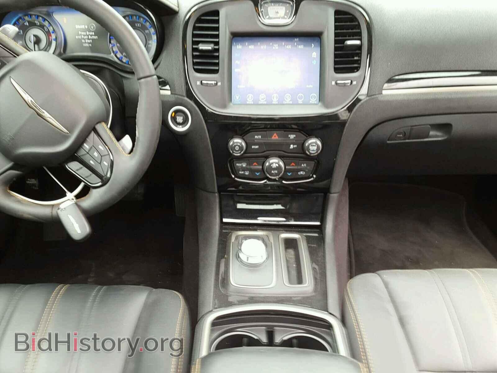 2017 CHRYSLER 300 - VIN: 2C3CCABG8HH661341 - Фото 9
