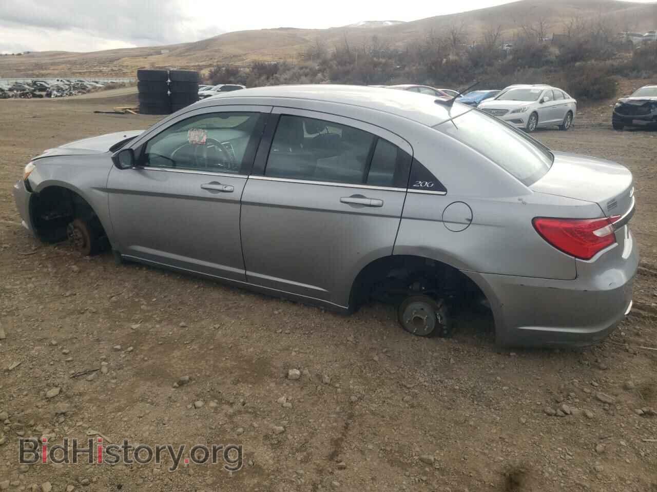 2013 CHRYSLER 200 - VIN: 1C3CCBBB1DN763026 - Фото 2
