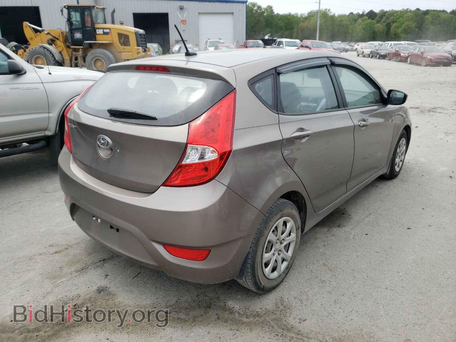 2013 HYUNDAI ACCENT - VIN: KMHCT5AE1DU137597 - Фото 4
