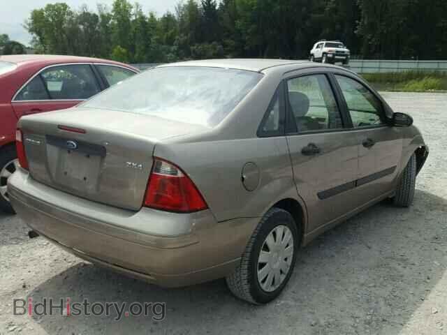 2005 FORD FOCUS - VIN: 1FAFP34N55W294258 - Photo 4