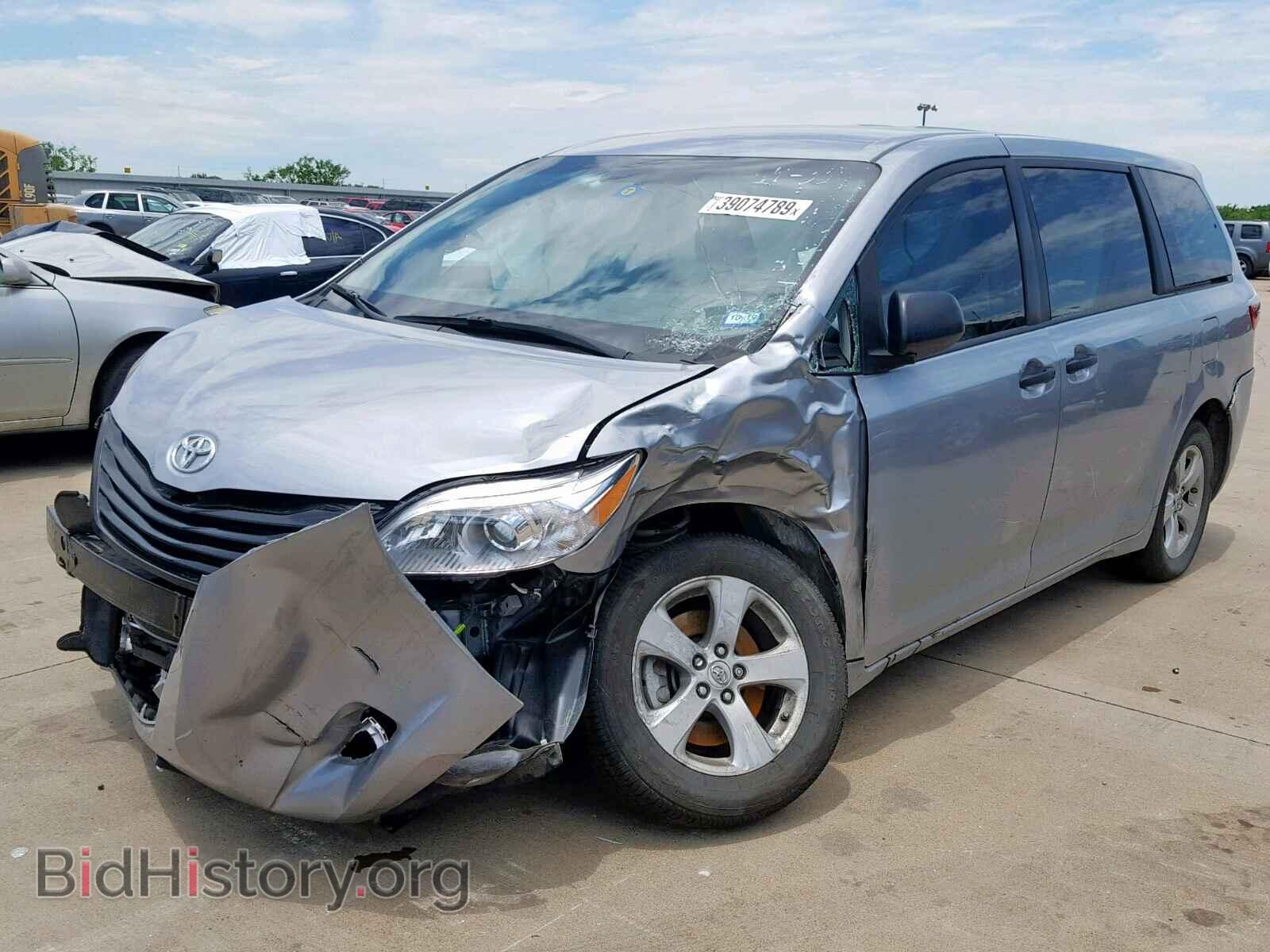 2017 TOYOTA SIENNA - VIN: 5TDZZ3DC2HS873809 - Фото 2