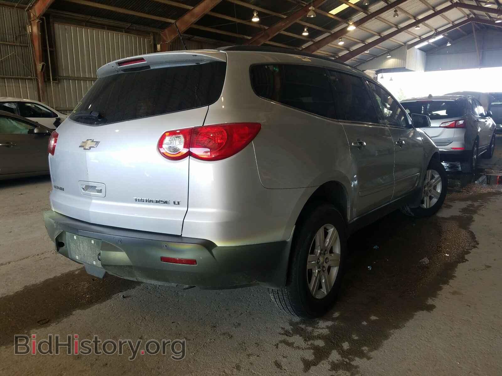 2010 CHEVROLET TRAVERSE - VIN: 1GNLVFED0AS114896 - Фото 4