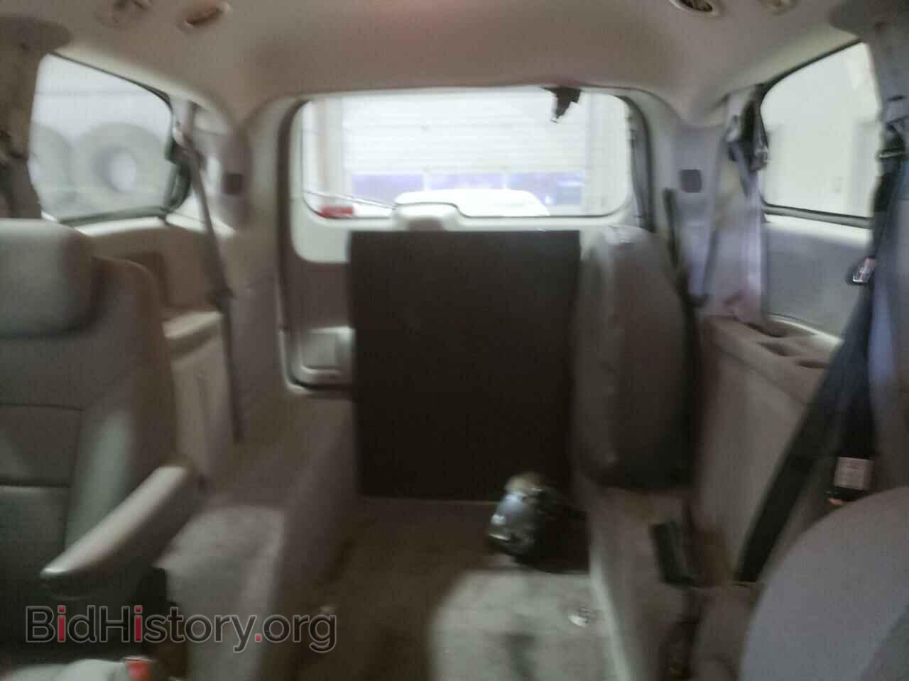 2008 CHRYSLER MINIVAN - VIN: 2A8HR44H78R652723 - Фото 10