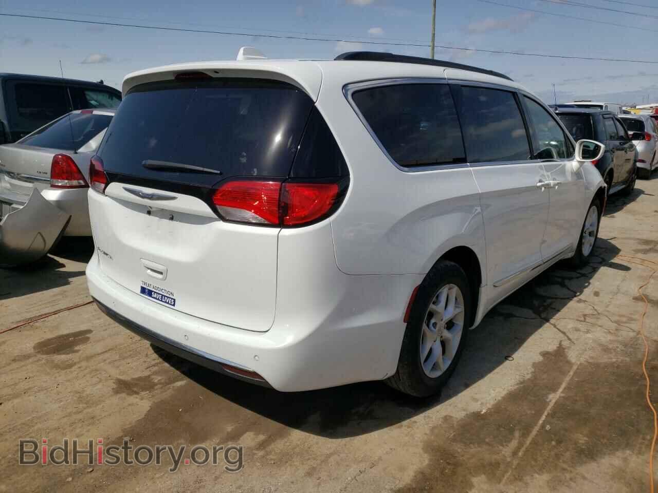 2017 CHRYSLER PACIFICA - VIN: 2C4RC1BG5HR823443 - Фото 4
